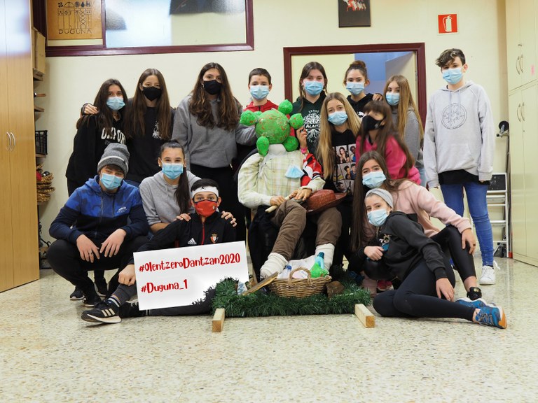 Duguna_1 (Iruñea) OlentzeroDantzan20 Duguna_1 taldea.