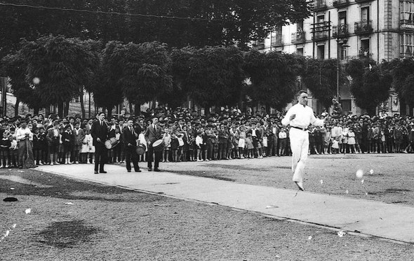Eibar 1924 Satur Arriola "Txirloia" aurreskua plazan