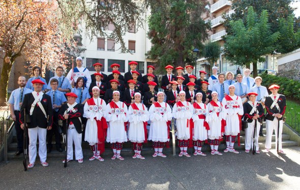 Errosarioko Amaren ezpata-dantza Errosarioko Amaren ezpata-dantza