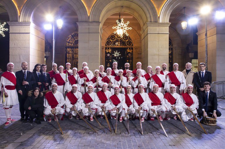 Ezpata-dantza urrezko domina 2022