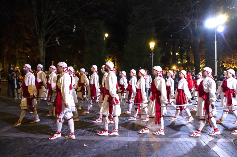 Ezpata-dantza urrezko domina 2022