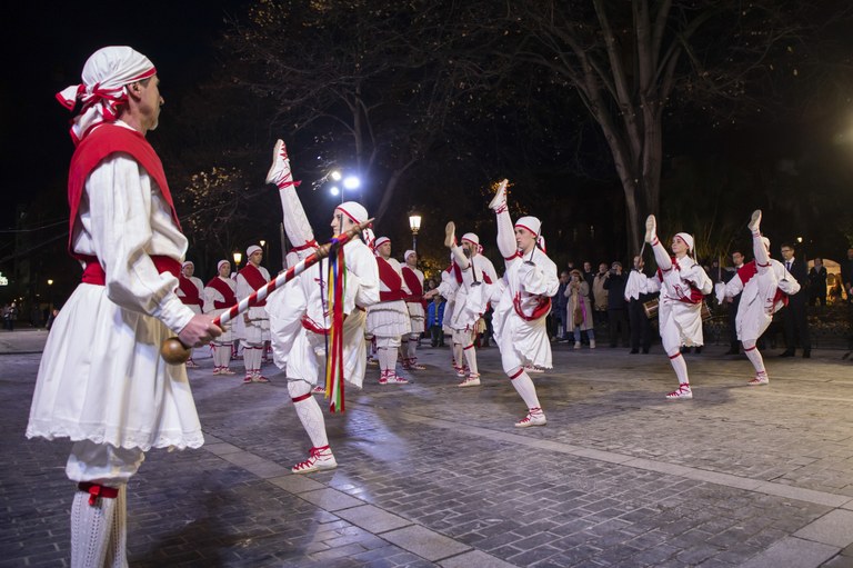 Ezpata-dantza urrezko domina 2022