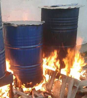 Fustiñana eta Cabanillasko paloteadokoak makilak prestatzen 1 Fustiñana eta Cabanillasko paloteadokoak makilak prestatzen 1