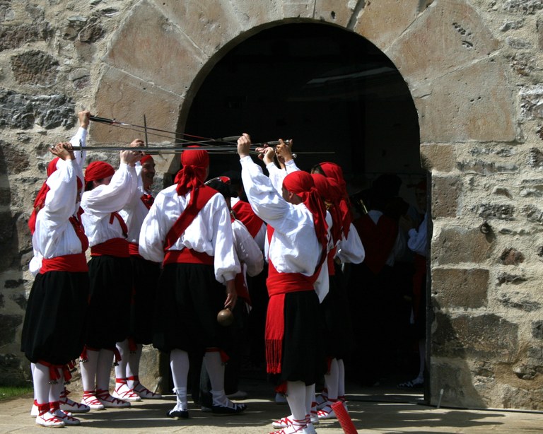 Igartzako ezpata-dantzraiak