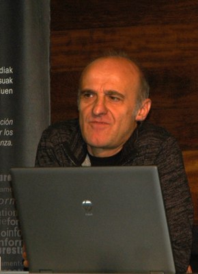 Imanol Arana Eusko Jaurlaritzako Kultura saileko musika eta dantza teknikaria. Donostia, STM, Dantzagunearen I. Dantza Jardunaldia. 2013-05-10.