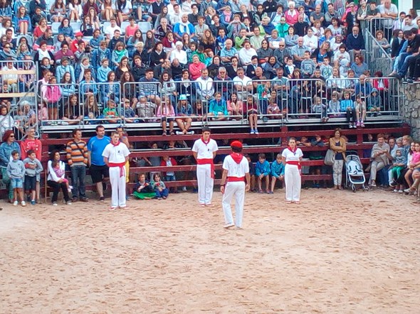 Itziar: aurreskua 2016 - 01