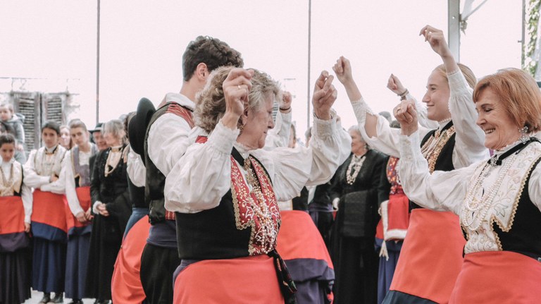 Izaba: Santiago ttun-ttuna Izaba: Santiago ttun-ttuna