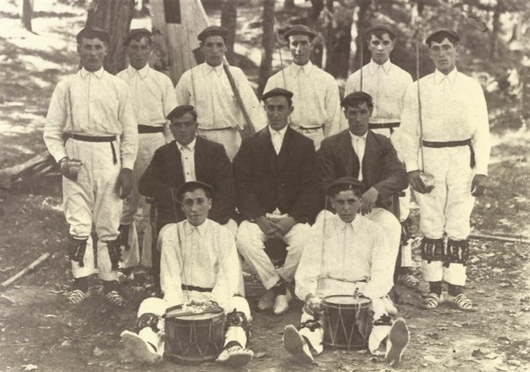 Izurtzako dantzariak 1916  Izurtzako dantzariak 1916