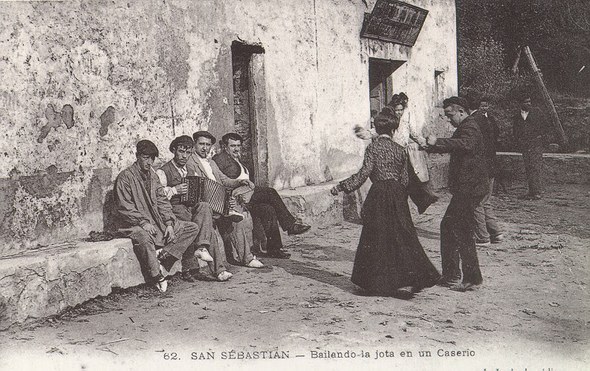 Jota dantzatzen Donostian Jota dantzatzen Donostian.