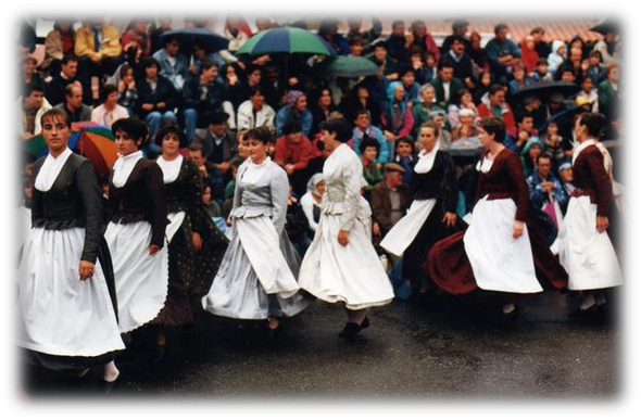 Kabalkada Lekorne 1995 neskak