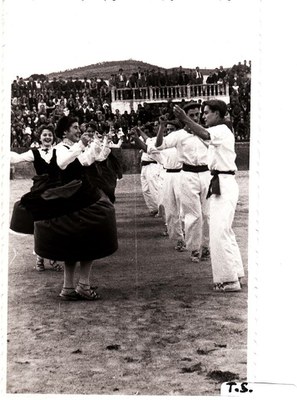 larrain-dantza-zaharra2 larrain-dantza-zaharra2