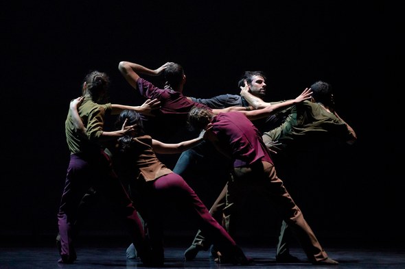 Lava dantza konpainia: Bending the walls