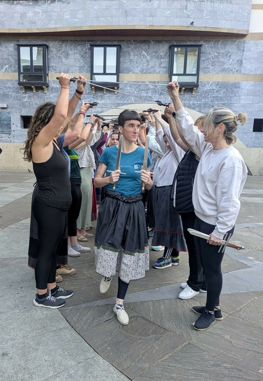 Legazpi ezpata-dantza Legazpi ezpata-dantza