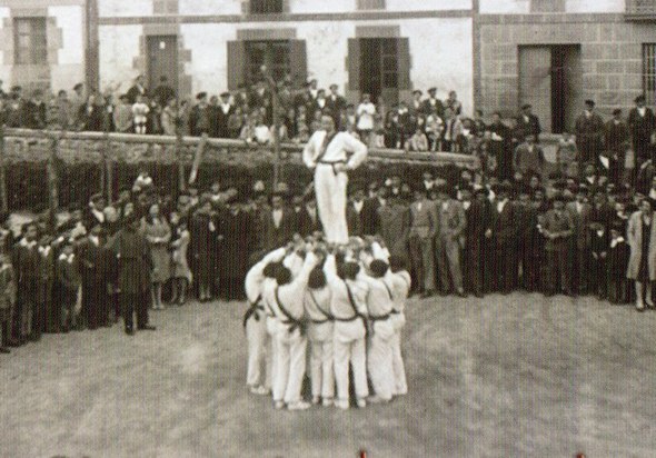 Legazpi, Oktabario dantza XX. mende hasieran. 