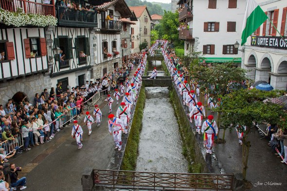 Lesaka: Ezpata-dantzari eguna 2015: Zubigainekoa