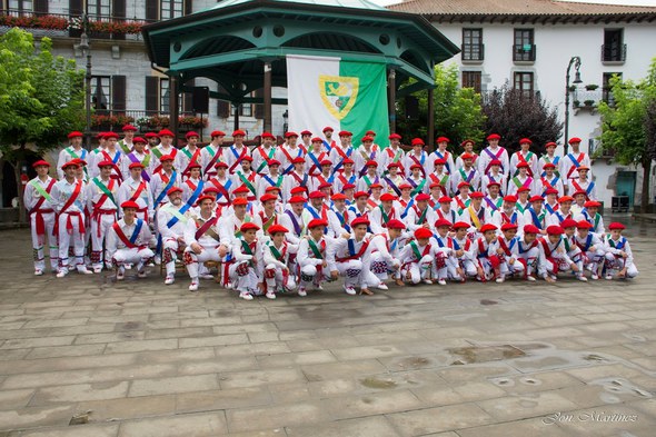 Lesaka: Ezpata-dantzari eguna 2015: Taldeko argazkia