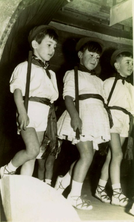 Lesaka haur dantzariak