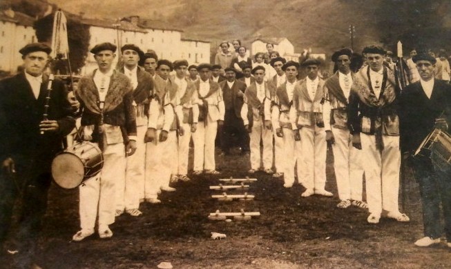 Lizartzako dantzariak 1928