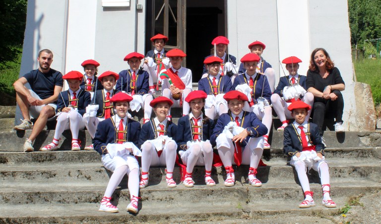 Loinazko San Martin ezpata-dantza Loinazko San Martin ezpata-dantza