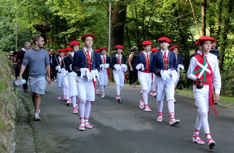 Loinazko San Martin ezpata-dantza