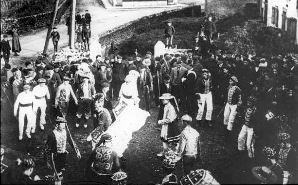 Maskaradak Bildozen 1920an