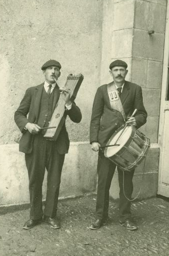 Maule 1928 Txirula, ttun-ttuna eta atabala