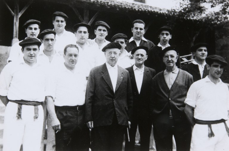 Mendaroko txistulariak eta dantzariak 1966