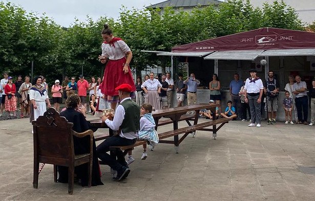 Mendexa mahai-gainekoa