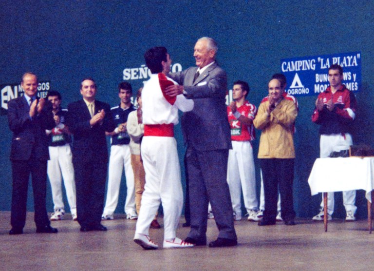 Migel Gallastegiri omenaldia