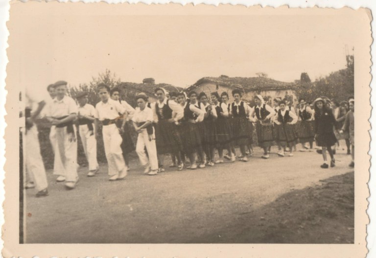 Milafranga 1944 Euskal dantzak 02