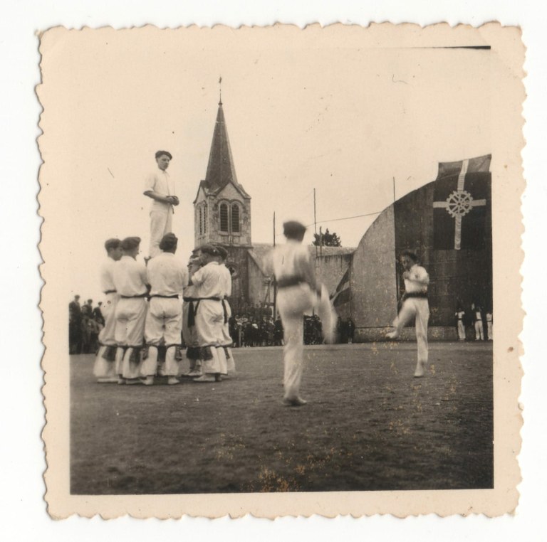 Milafranga 1944 Euskal dantzak 08