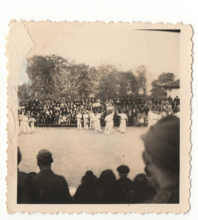 Milafranga 1944 Euskal dantzak 09