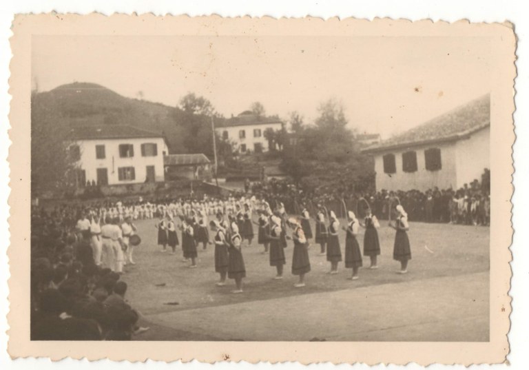 Milafranga 1944 Euskal dantzak 11