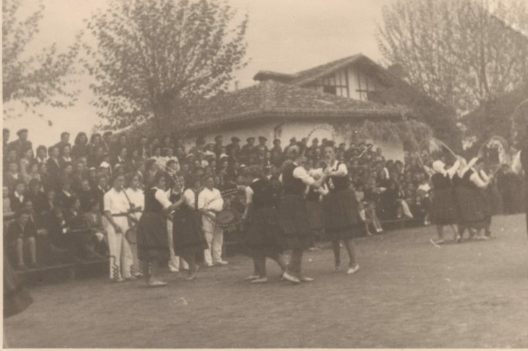 Milafranga 1944 Euskal dantzak 14
