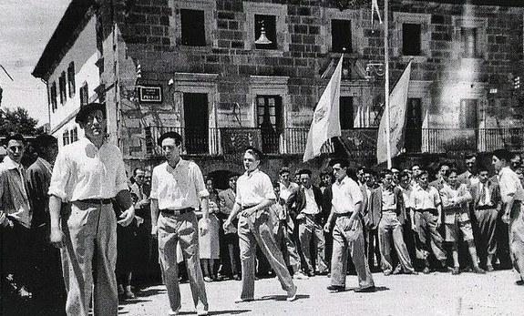 Mutil-dantza Elizondon