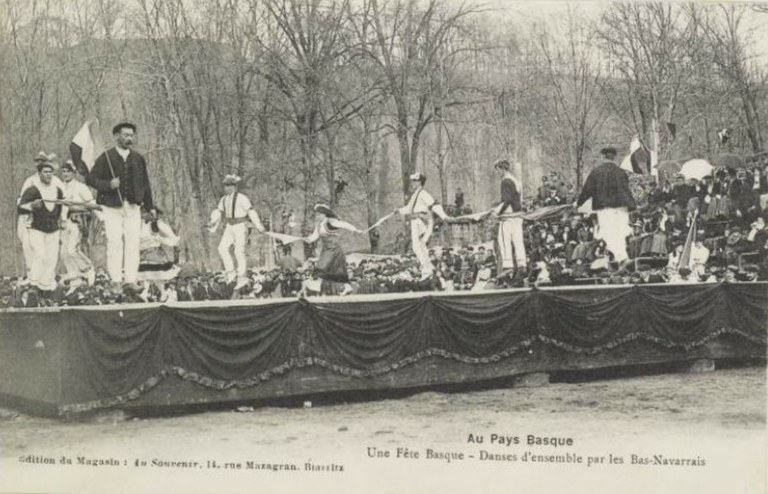 Nafarroa Behereko dantzariak