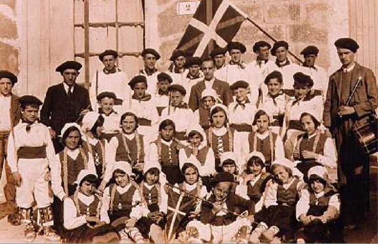 Oiongo dantzari taldea