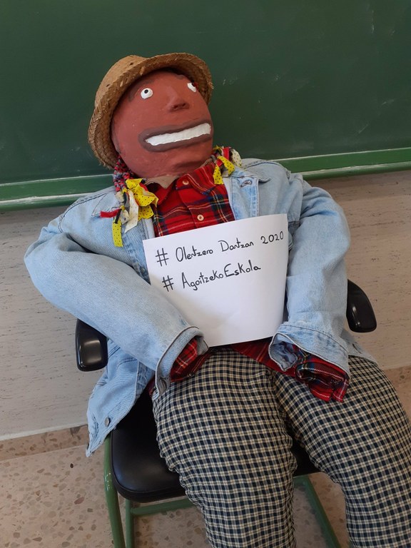 OlentzeroDantzan20 Agoitzeko eskola 2 OlentzeroDantzan20 Agoitzeko eskola 2