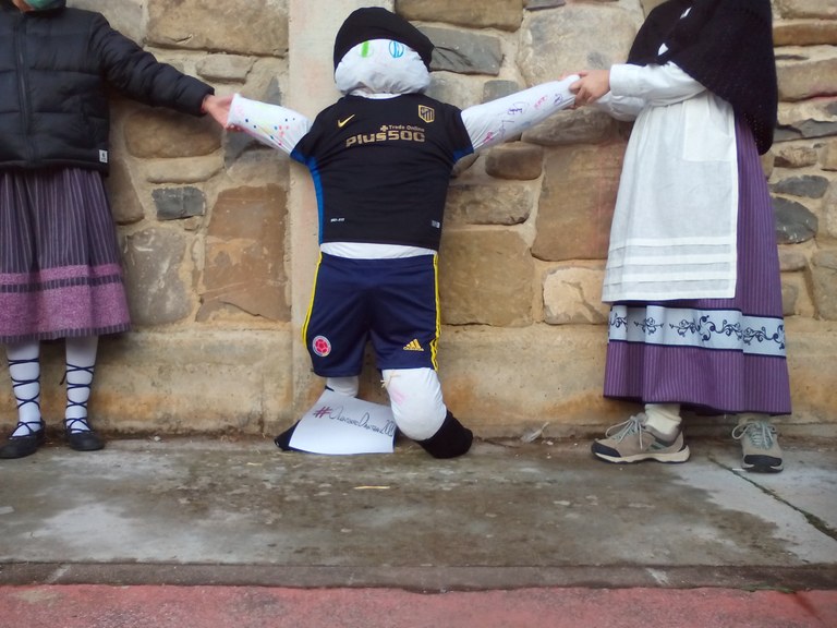 OlentzeroDantzan20 SuklaroZaraitzu1  OlentzeroDantzan20 SuklaroZaraitzu1