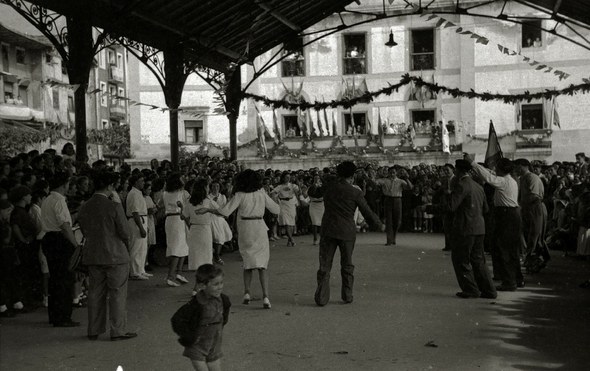 Orio 1942 emakumeen aurreskua 013 Orio 1942 emakumeen aurreskua 013