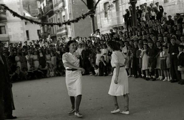 Orio 1942 emakumeen aurreskua 015 Orio 1942 emakumeen aurreskua 015