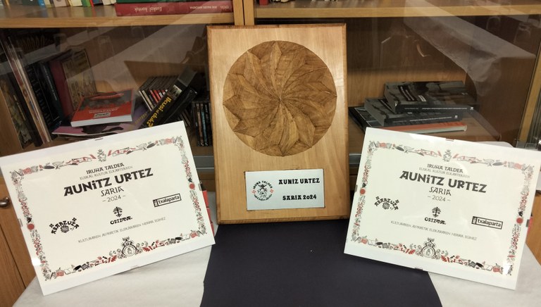 Oroigarriak eta Aunitz Urtez saria.