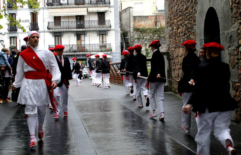 Santa Kruz ezpata-dantza 