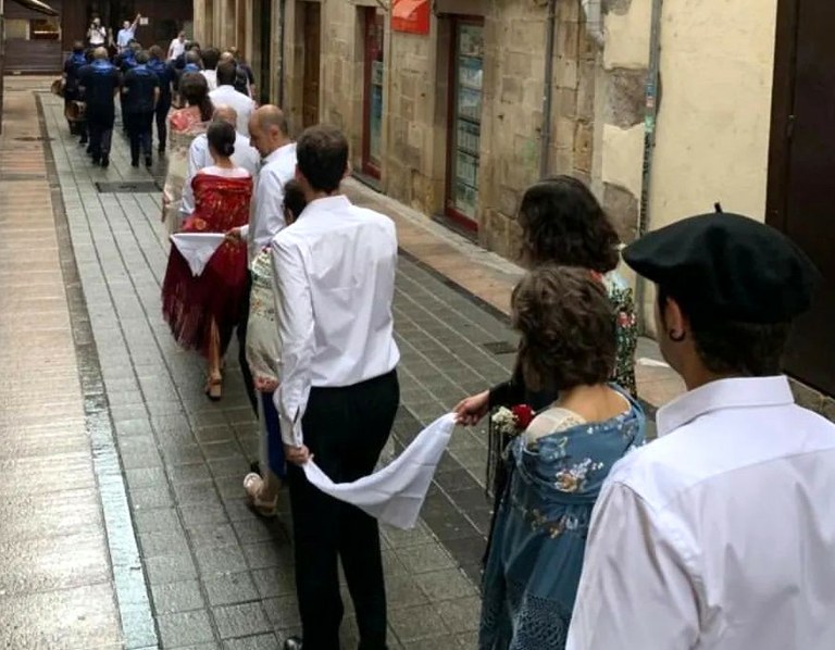 Santanazaleen esku-dantza