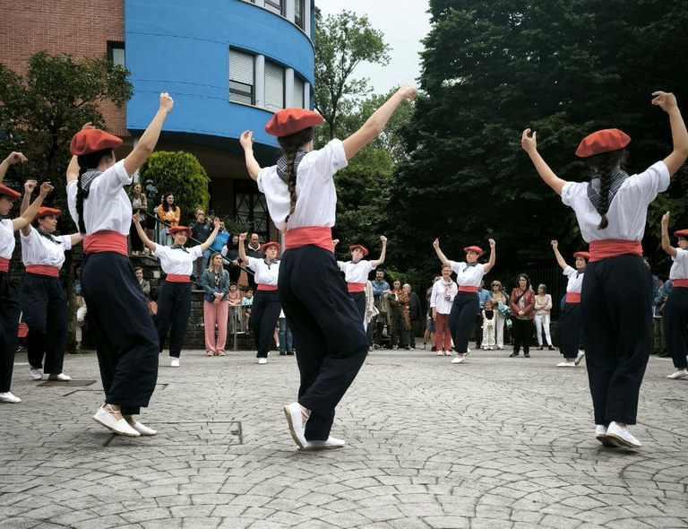 Santos soka-dantza 2025