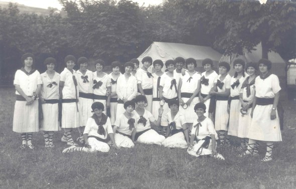 Seccion Femeninia-ko dantzariak