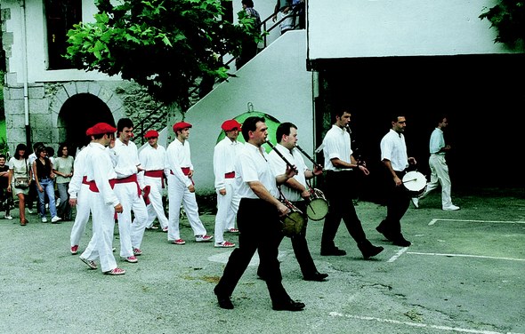 Soka-dantza Sallobente auzoan (Elgoibar) 1997