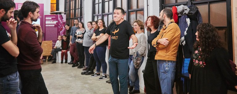 Soka erakusketa: Patxi Laborda bisita-dantzatua