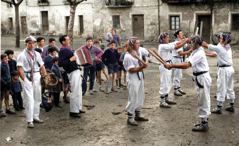 Talai-dantzariak Talai-dantzariak