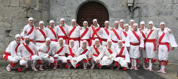 Tolosa San Joan 2014 bordon-dantza talde argazkia